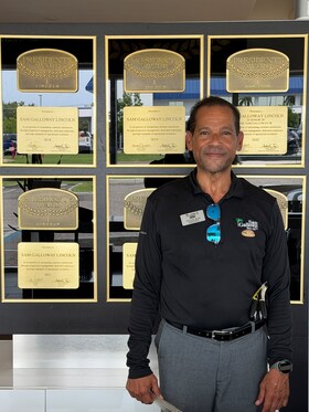 Staff member Victor from 221749150a8a