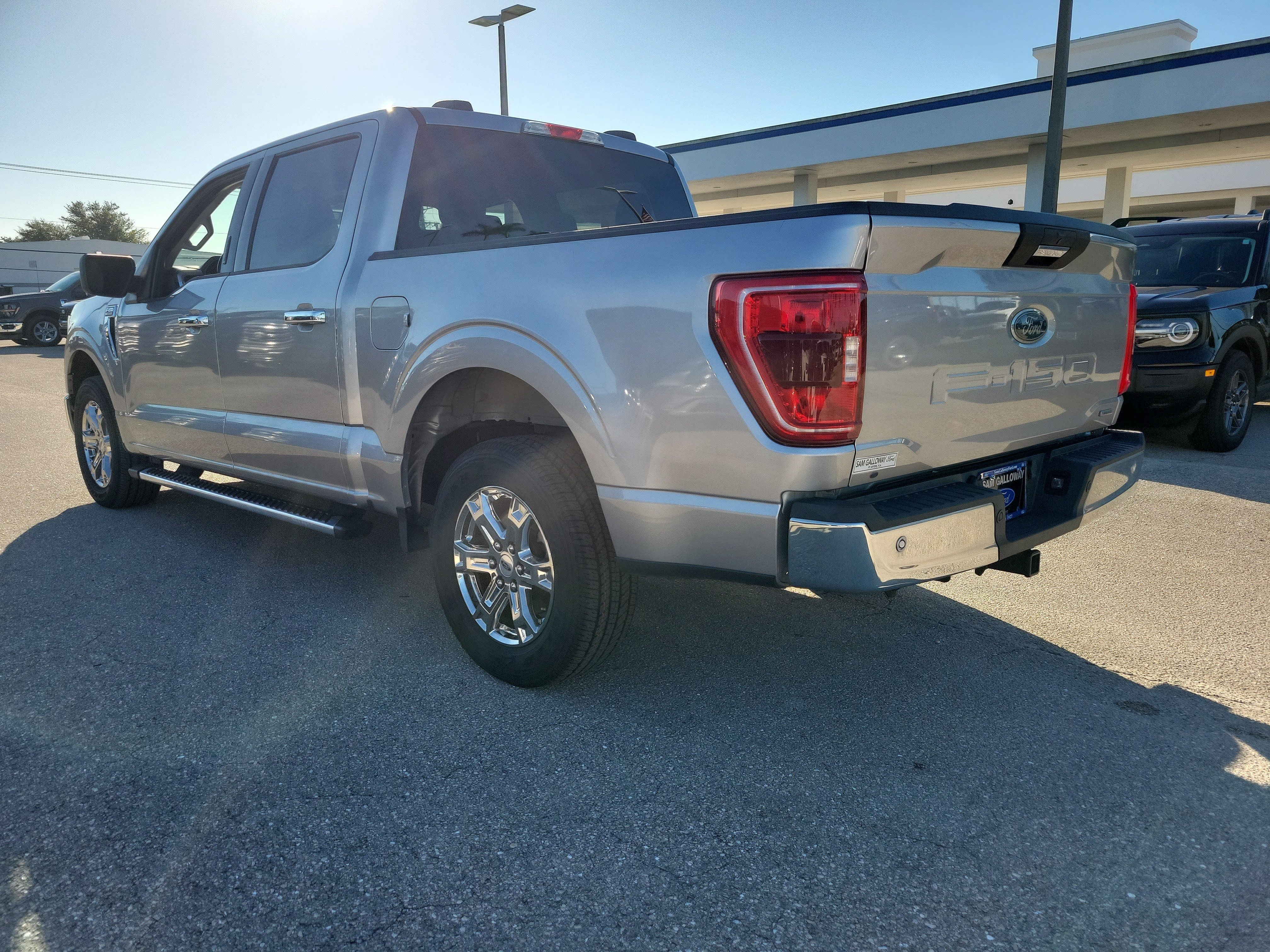 Certified 2022 Ford F-150 XLT CREW CAB TRUCK