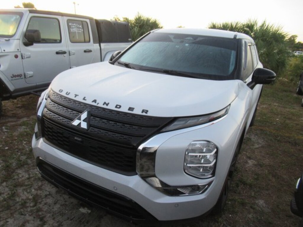 Used 2023 Mitsubishi Outlander SE SUV