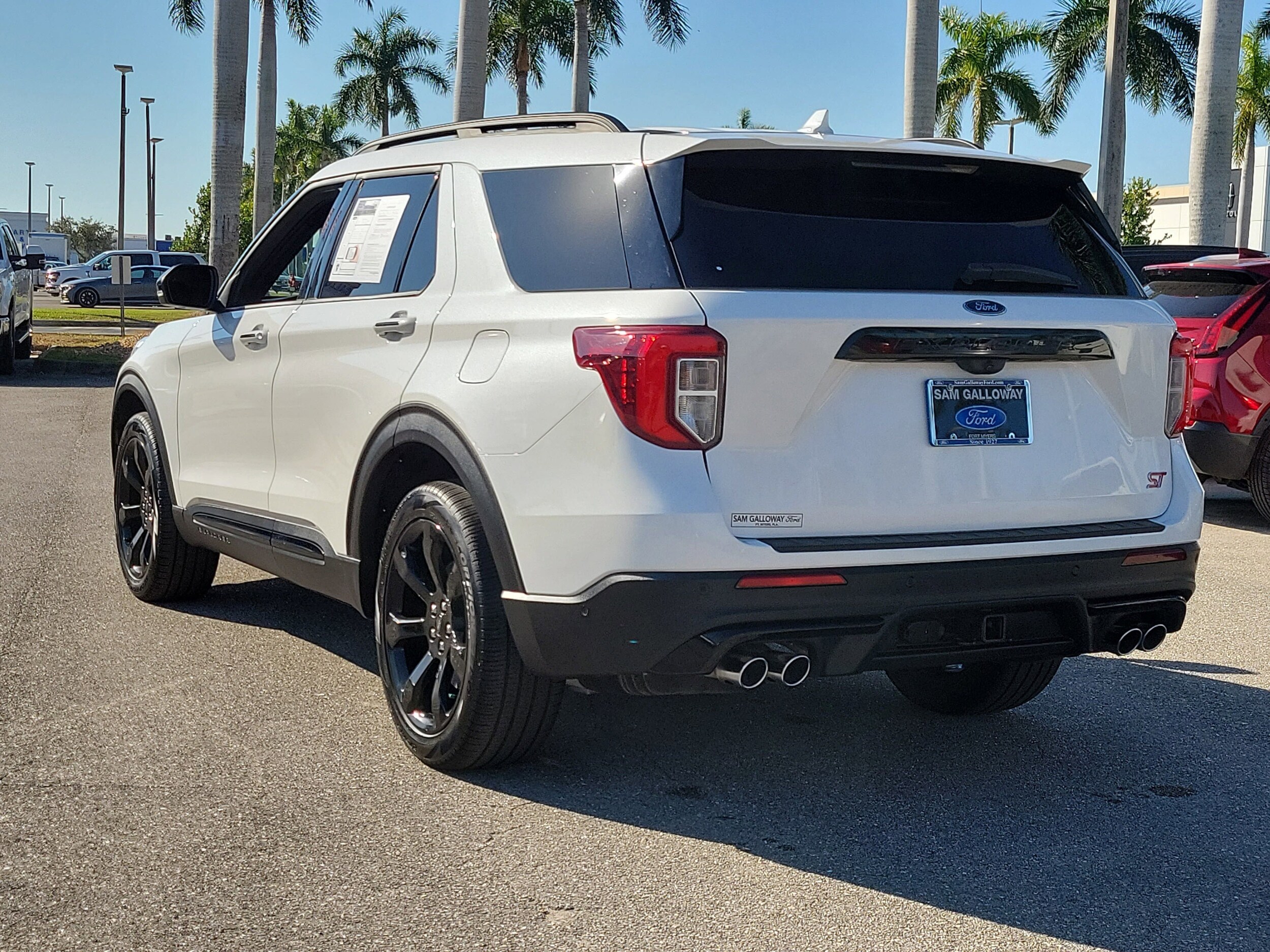 2024 Ford Explorer ST photo 3
