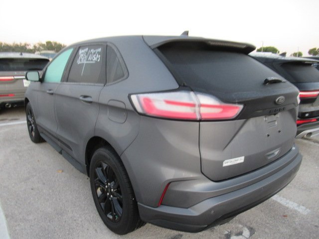 2022 Ford Edge SE photo 4