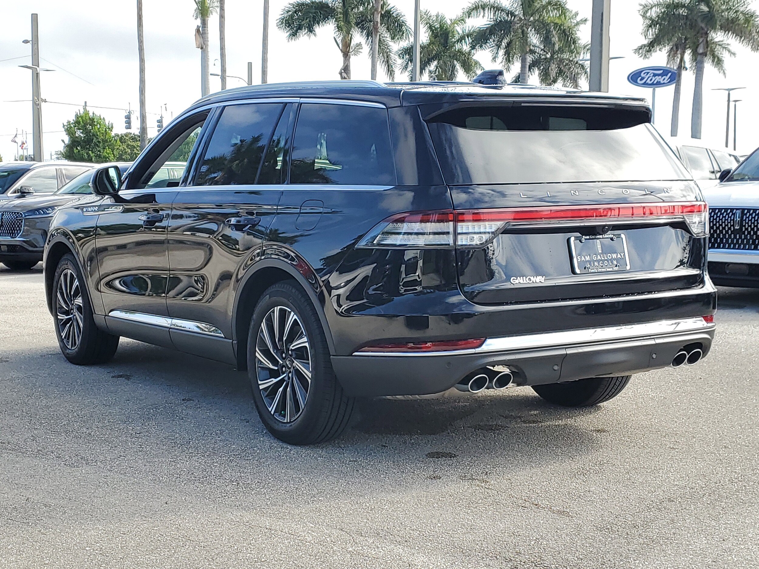 2025 Lincoln Aviator Premiere photo 3