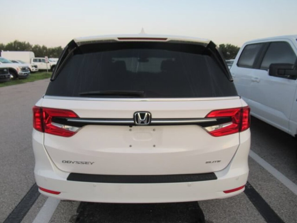 Certified 2024 Honda Odyssey Elite PASSENGER VAN