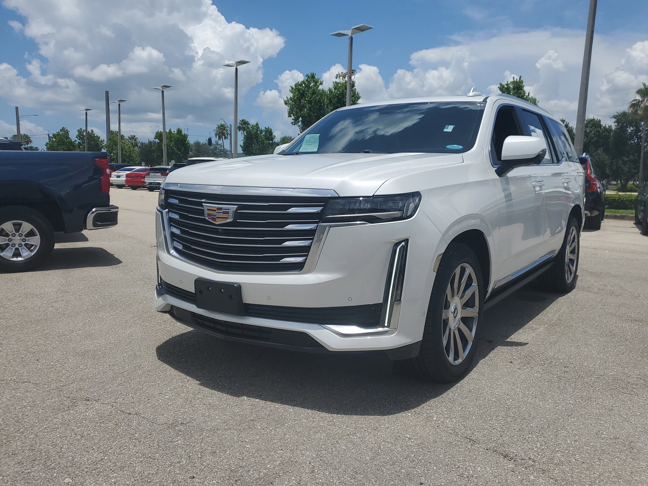 2023 Cadillac Escalade Premium Luxury Platinum photo 2