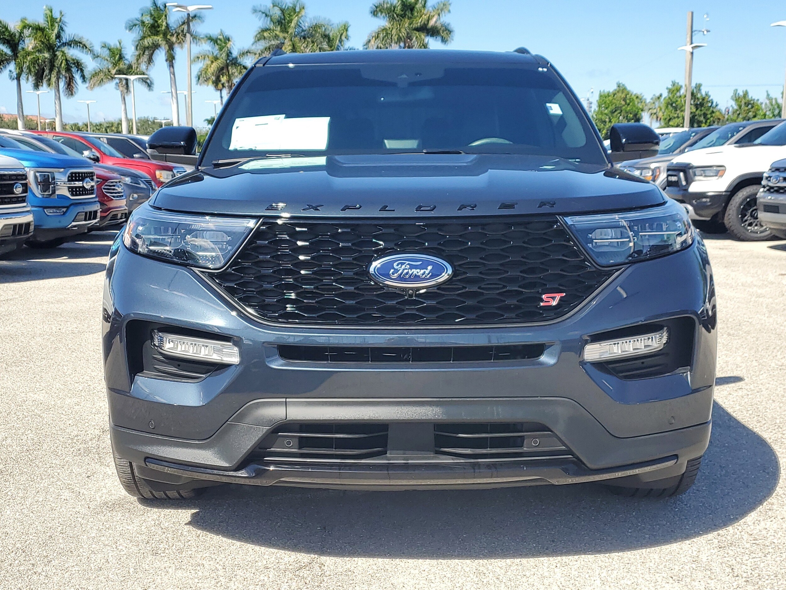 2024 Ford Explorer ST photo 2