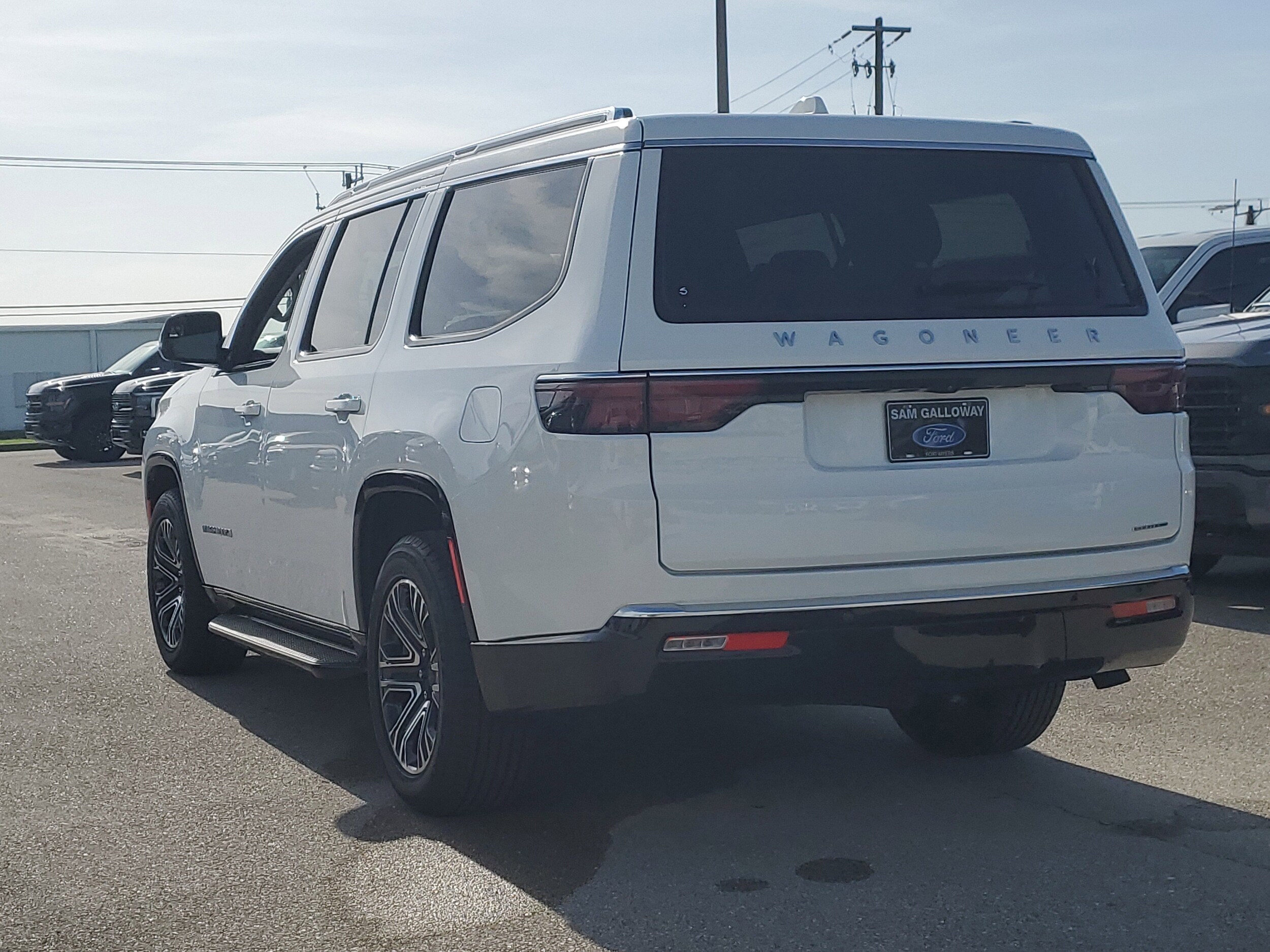 2023 Jeep Wagoneer Series II photo 3
