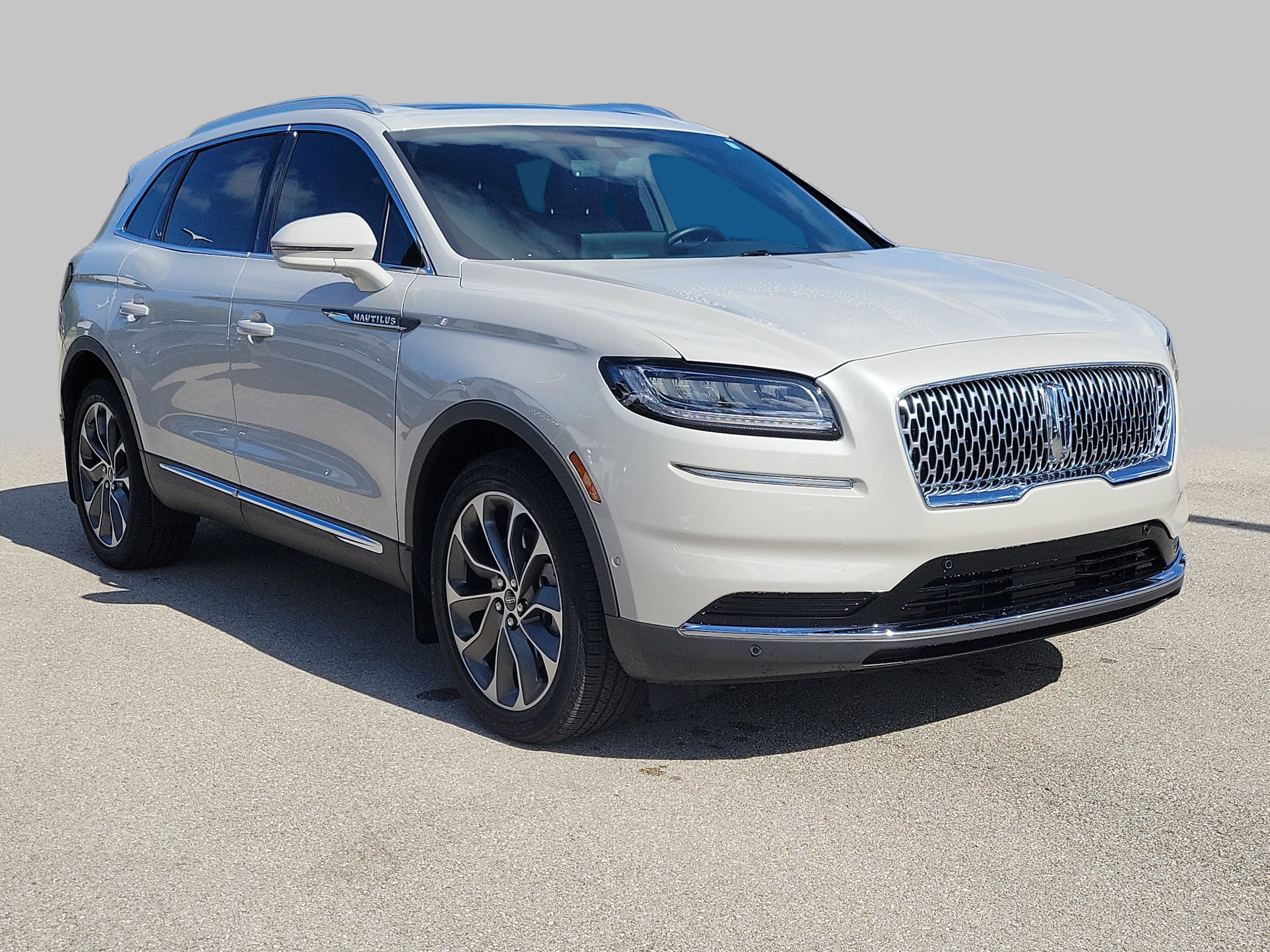 2023 Lincoln Nautilus Reserve AWD's photo