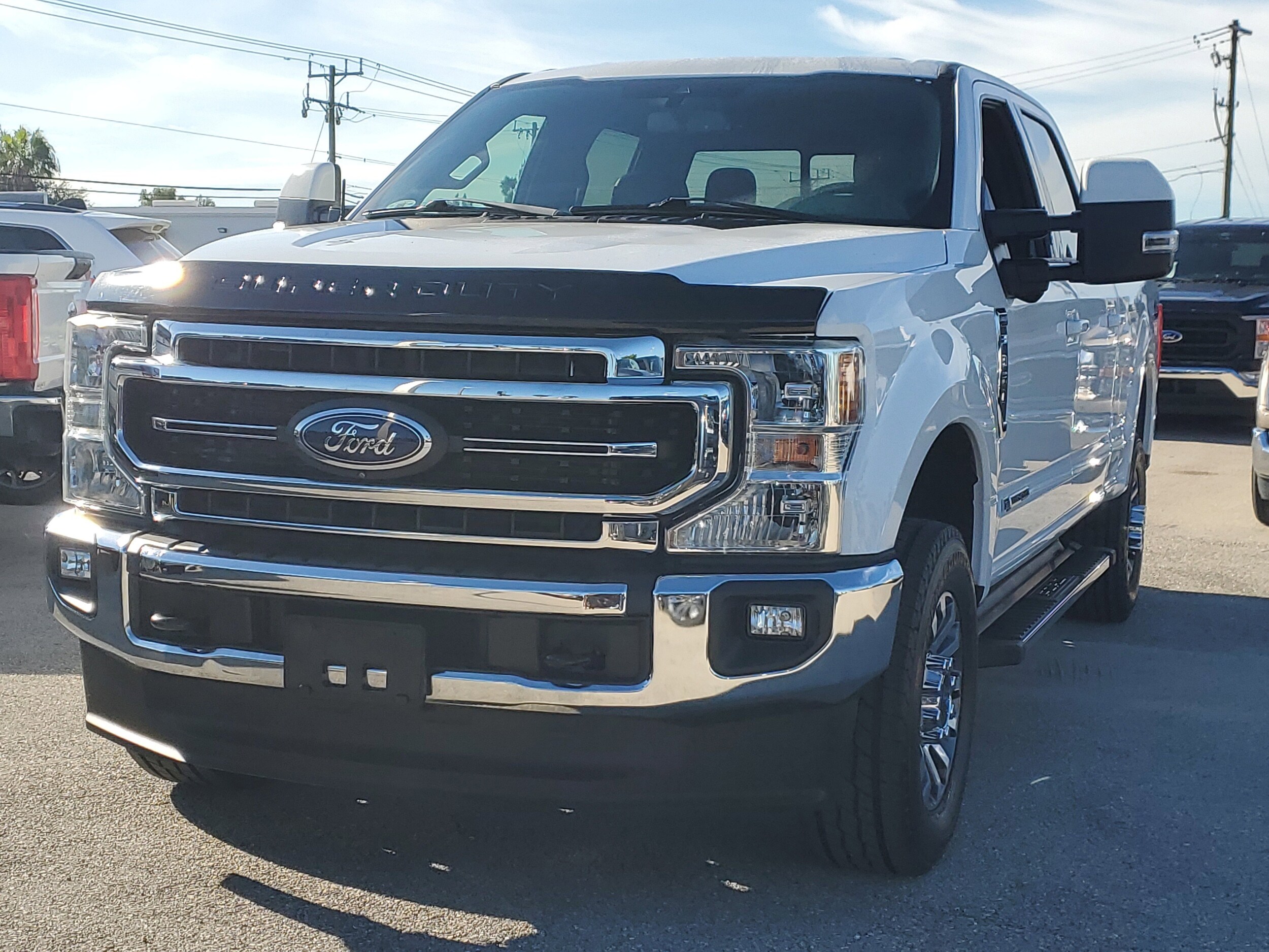 2022 Ford F-350 Lariat photo 2