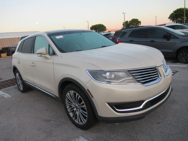 2016 Lincoln MKX Reserve's photo