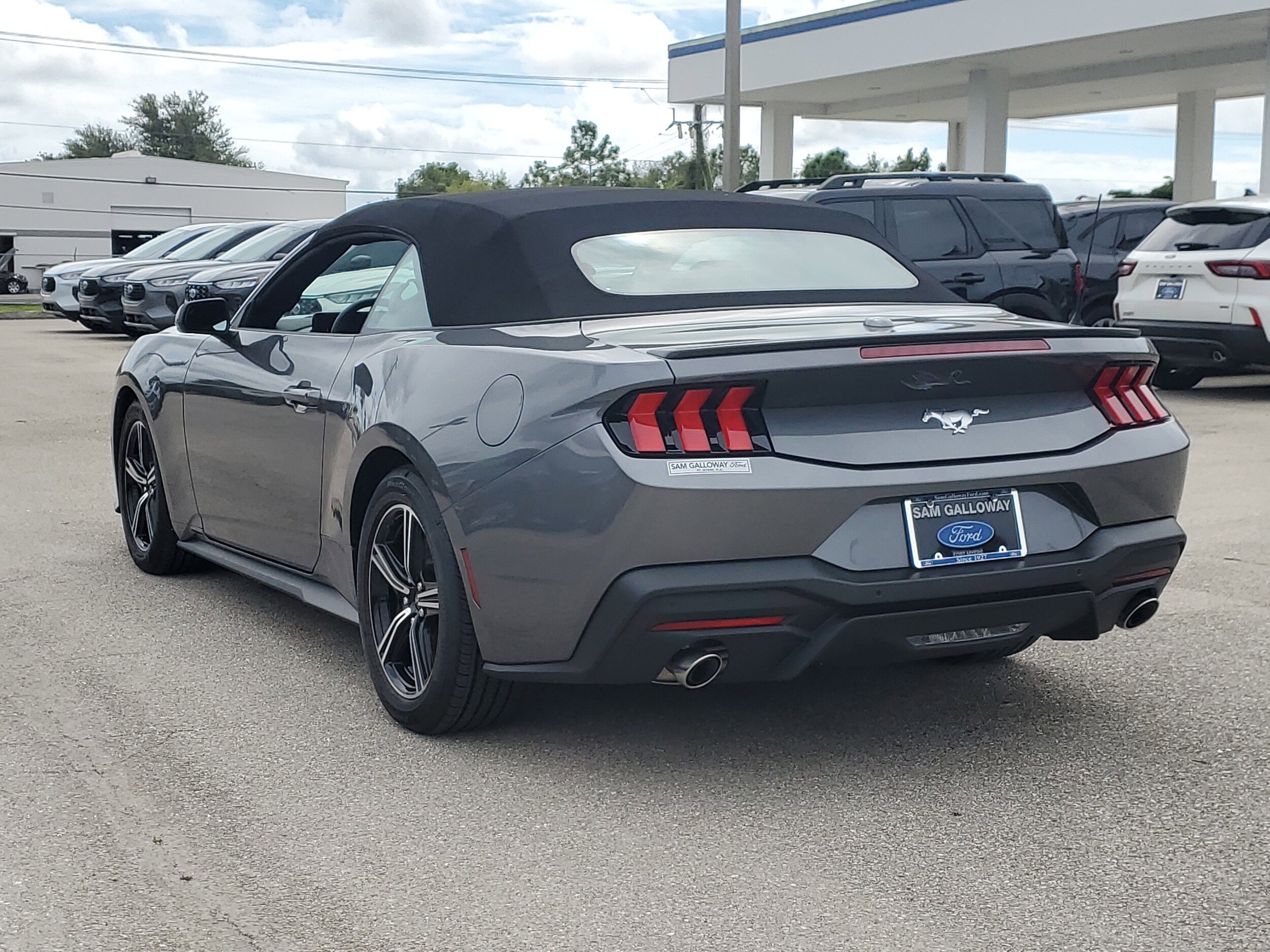 2025 Ford Mustang EcoBoost Premium Convertible photo 4