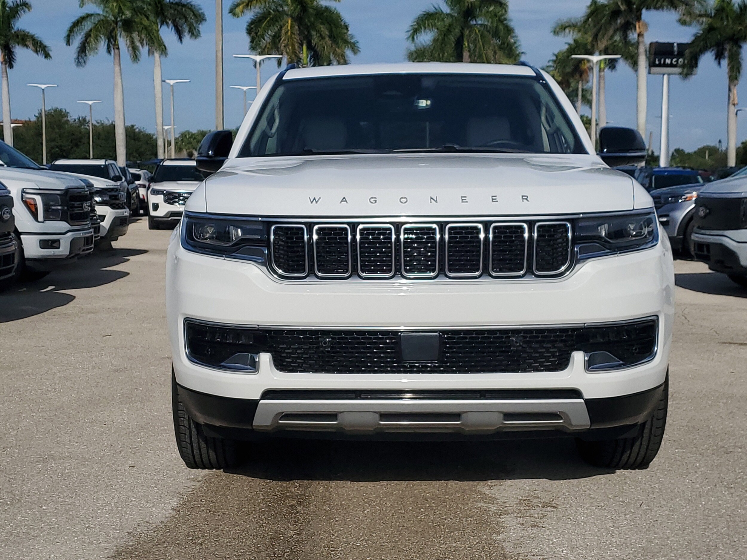 2023 Jeep Wagoneer Series II photo 2