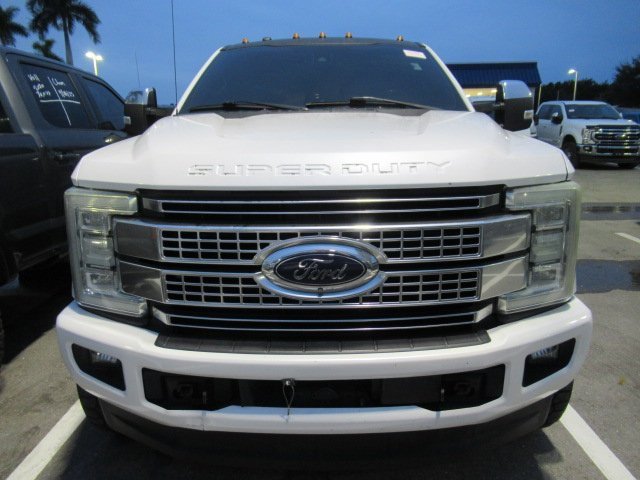 2017 Ford F-250 Platinum photo 2