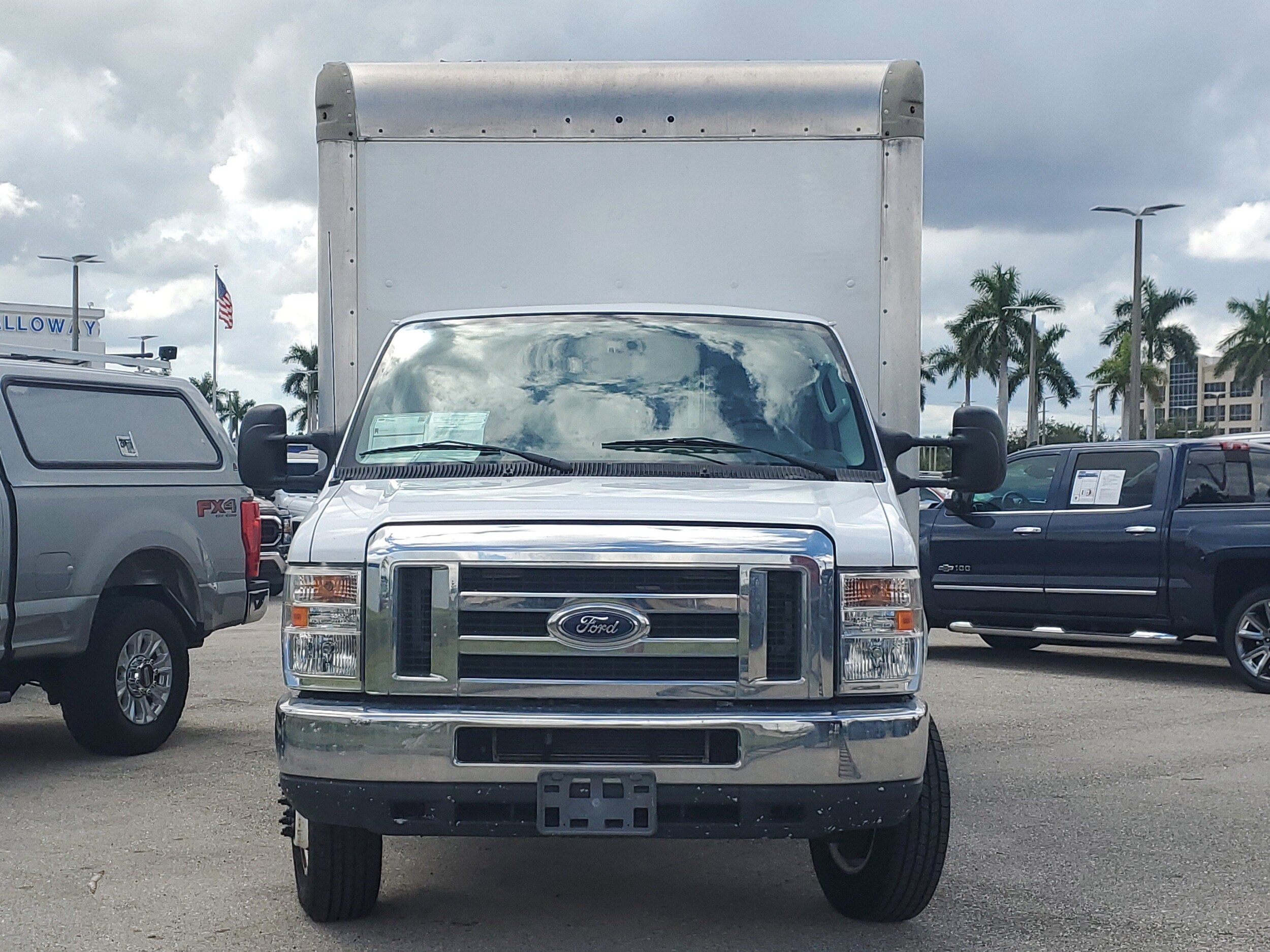2018 Ford E-350 photo 2