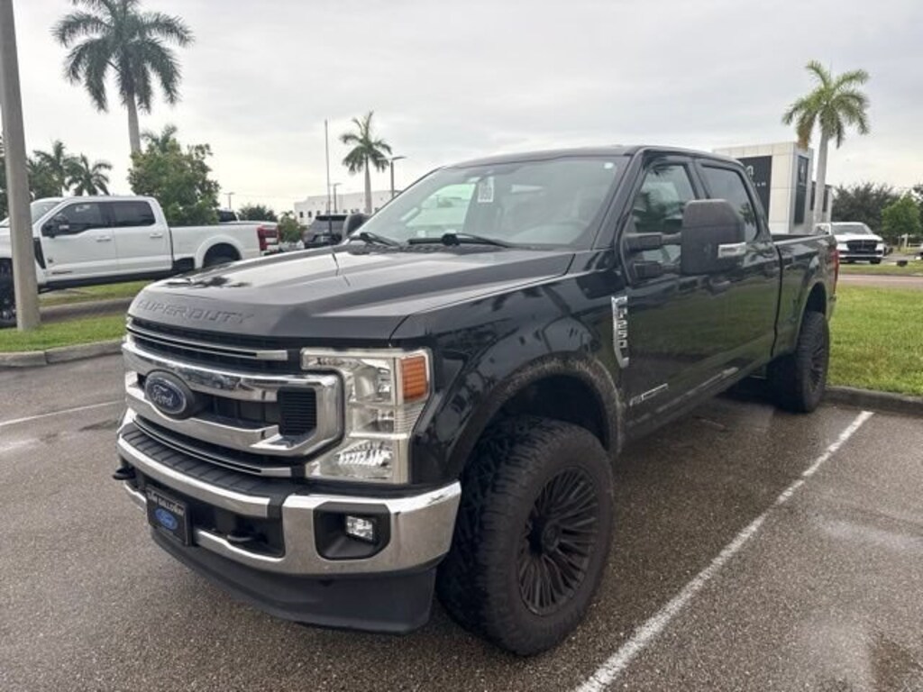 Used 2022 Ford F-250 XLT Crew Cab Truck