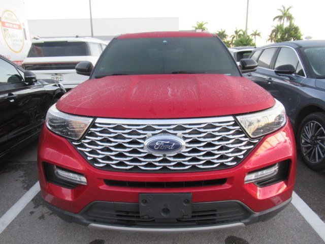 2020 Ford Explorer Platinum photo 2