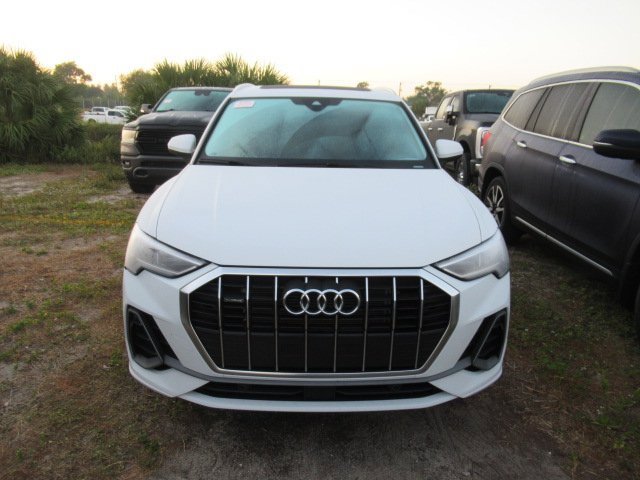 2023 Audi Q3 45 TFSI S line Premium photo 2