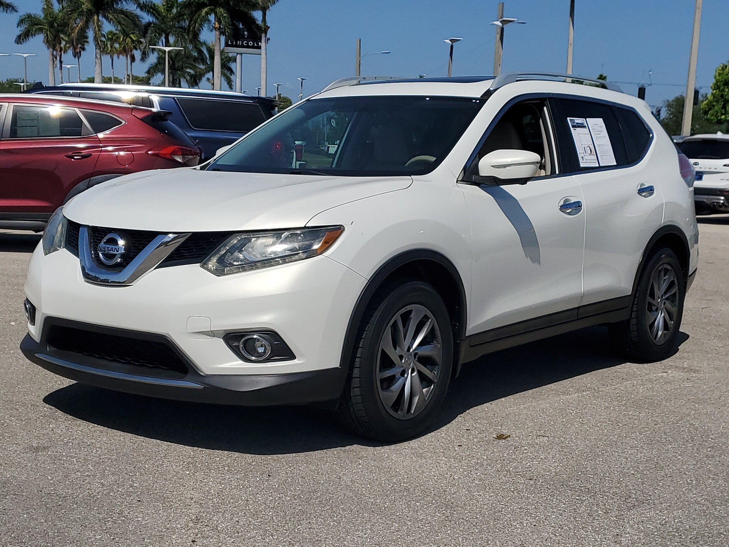 2014 Nissan Rogue SL photo 2