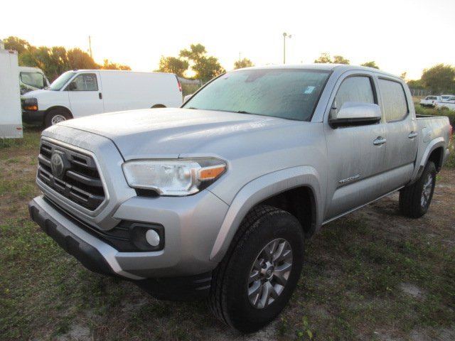 2019 Toyota Tacoma SR5 V6 photo 3