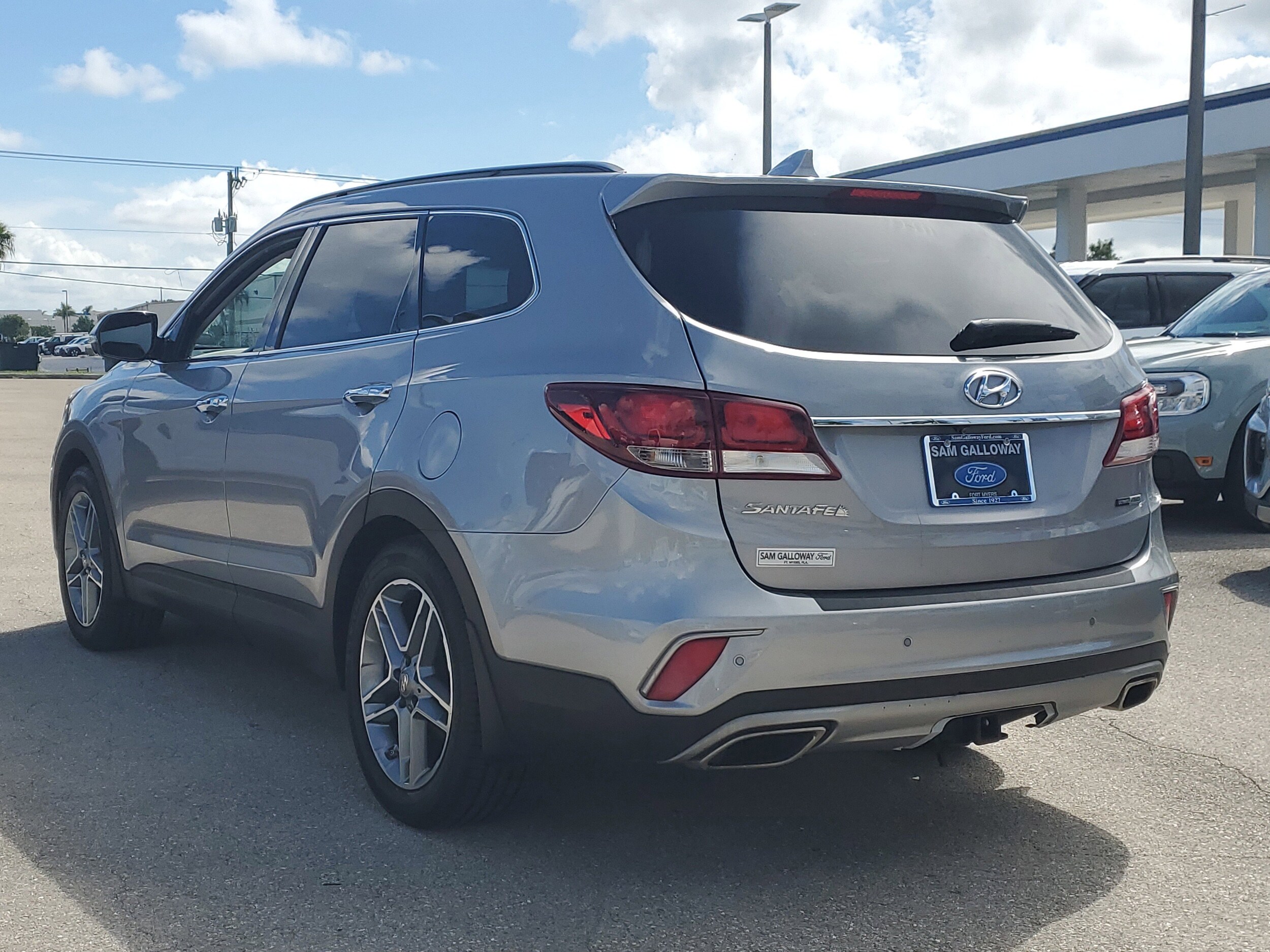2018 Hyundai Santa Fe SE Ultimate photo 4