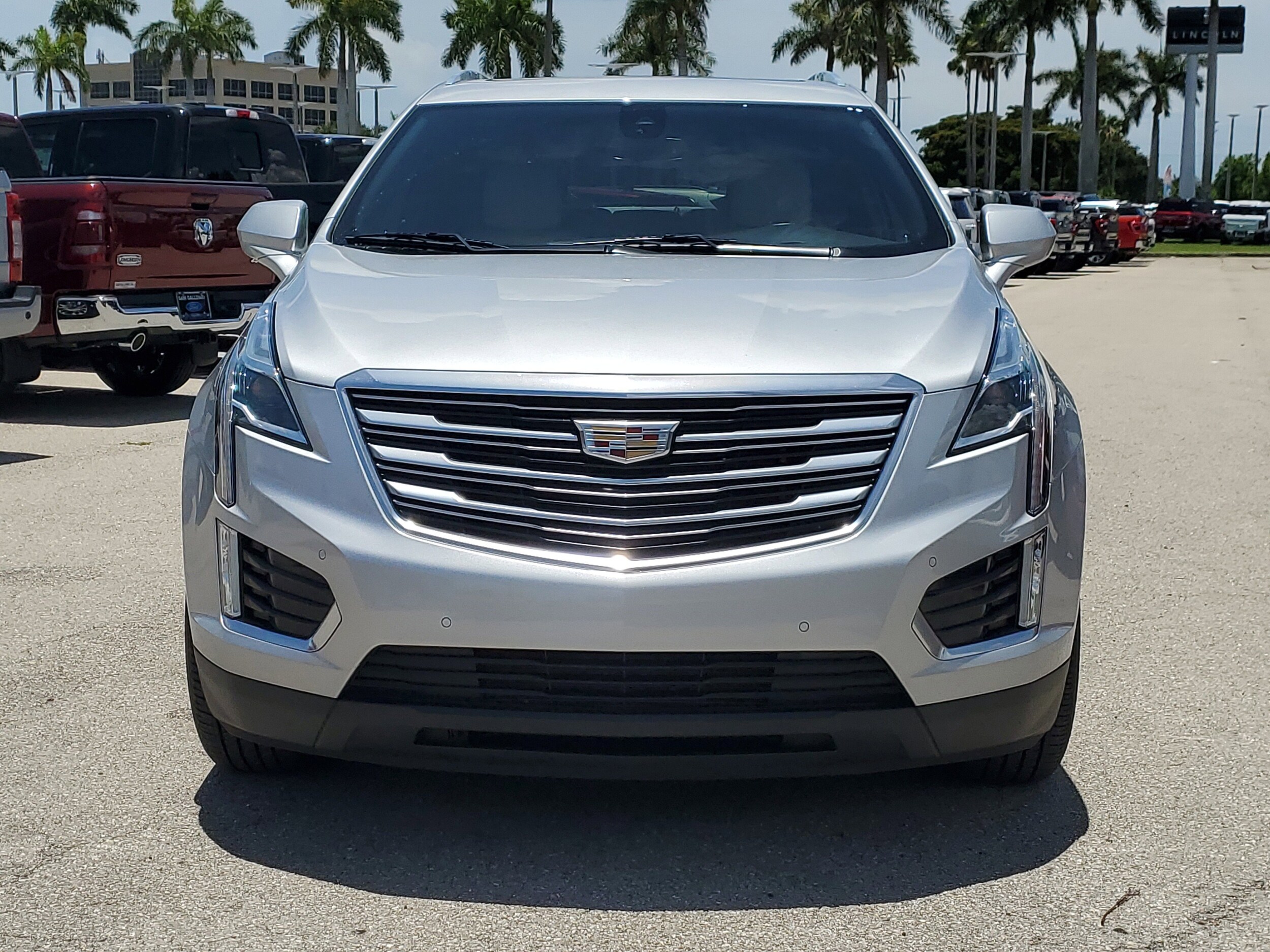2018 Cadillac XT5 Premium Luxury photo 2