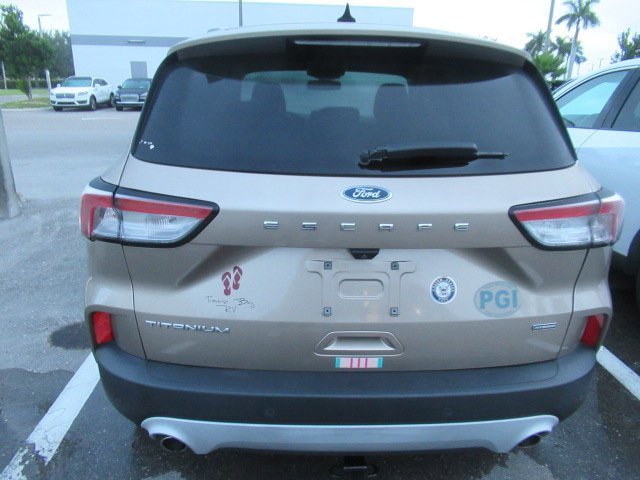 2020 Ford Escape Hybrid Titanium photo 3