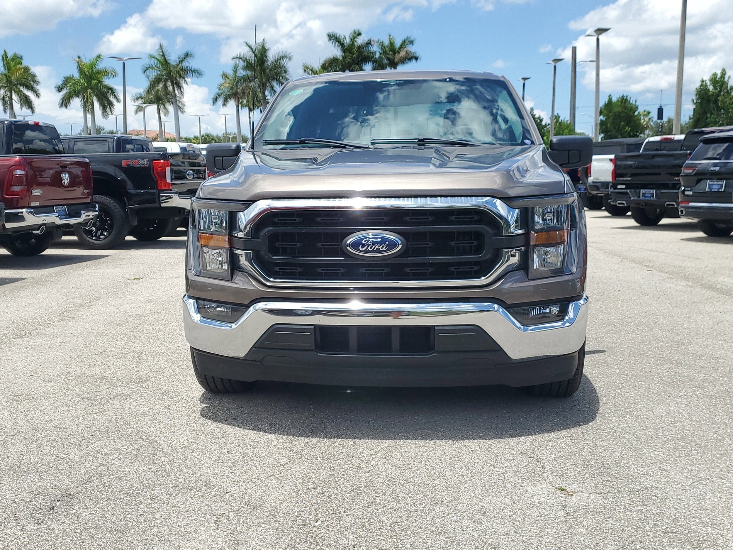 2023 Ford F-150 XLT photo 2