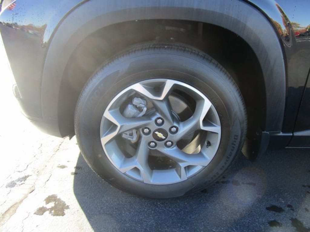 Used 2024 Chevrolet Trax LT SUV