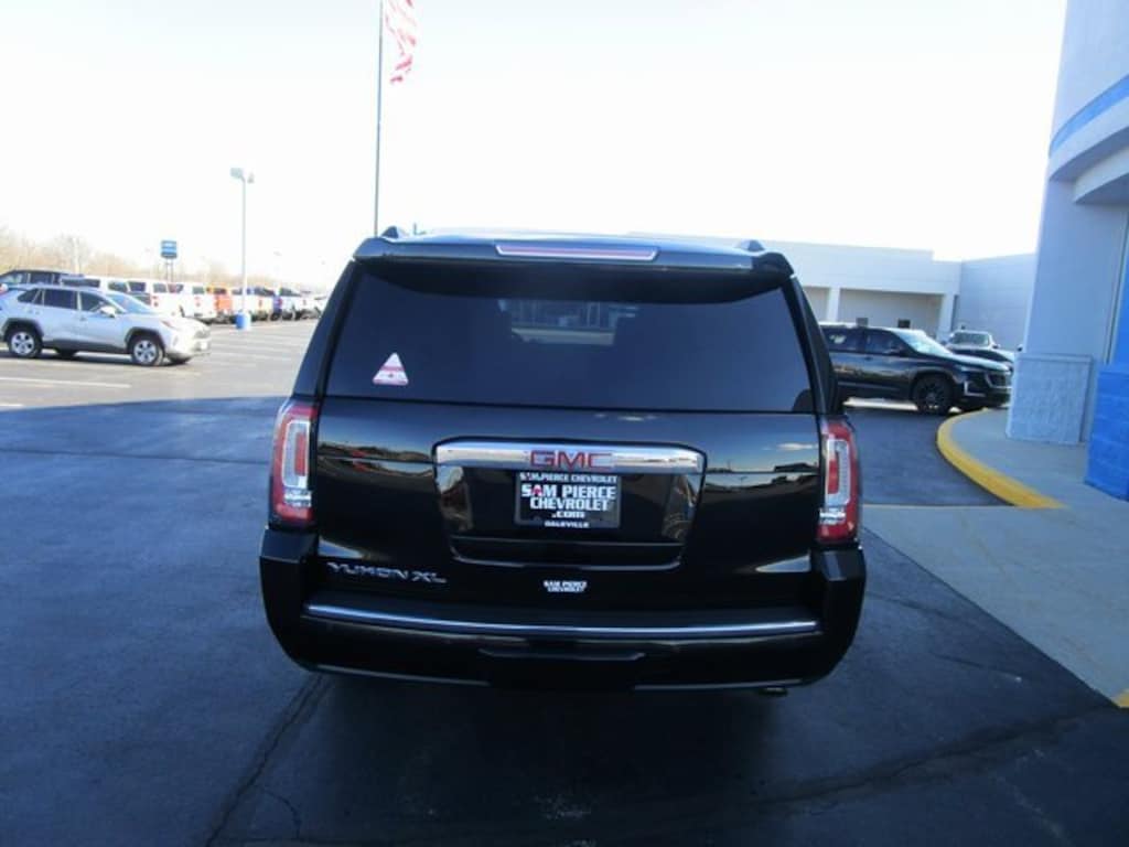 Used 2019 GMC Yukon XL Denali SUV