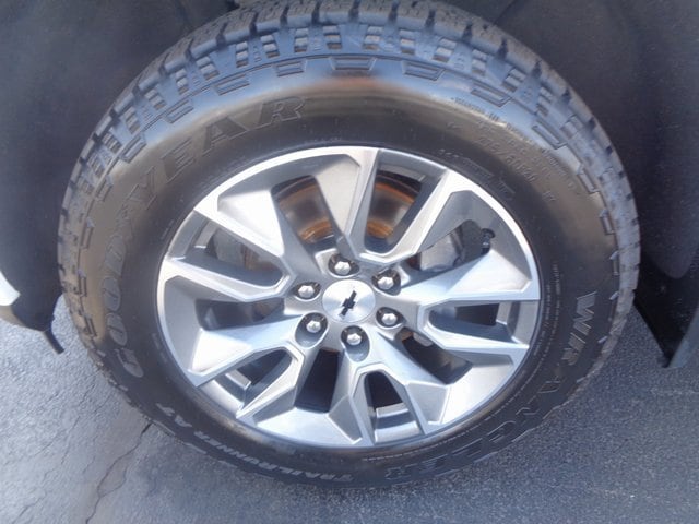 Used 2021 Chevrolet Silverado 1500 RST with VIN 1GCRYEEK3MZ329901 for sale in Daleville, IN