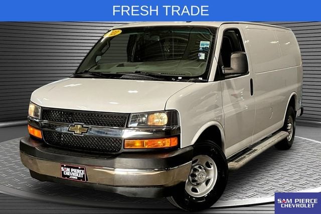 2022 Chevrolet Express 2500 Work Van HD's photo
