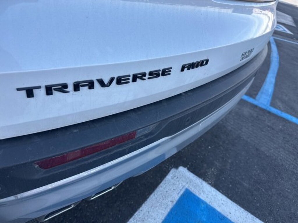 Used 2024 Chevrolet Traverse Z71 SUV