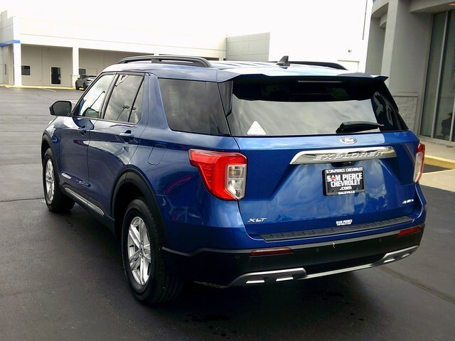 2023 Ford Explorer XLT photo 3
