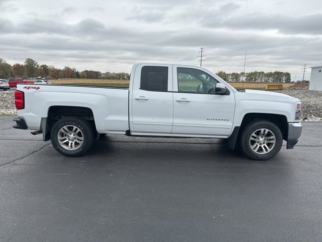 2018 Chevrolet Silverado 1500 LT photo 4