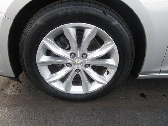 Used 2021 Chevrolet Malibu 1LT with VIN 1G1ZD5ST8MF022114 for sale in Daleville, IN