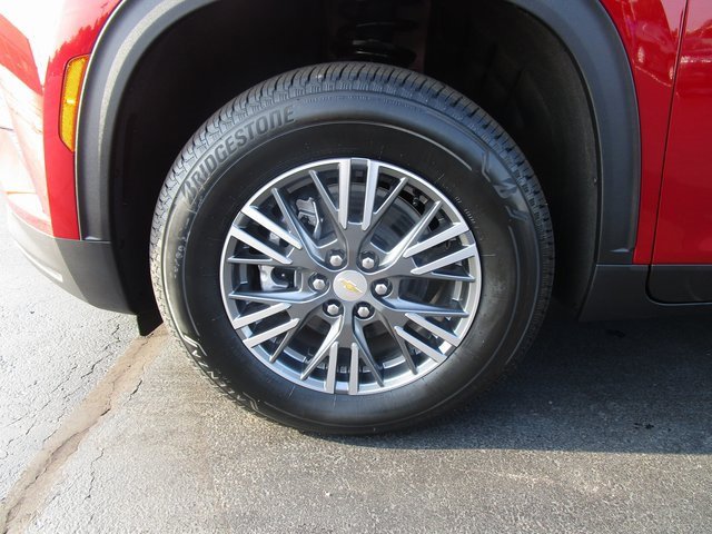 2026 Chevrolet Traverse photo 2