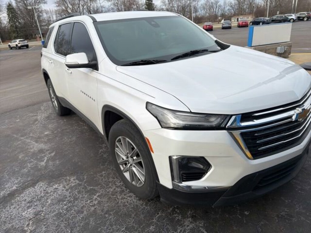 Used 2023 Chevrolet Traverse LT Cloth SUV