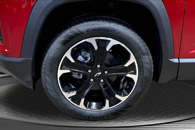 2027 Chevrolet Equinox LT - Photo 12