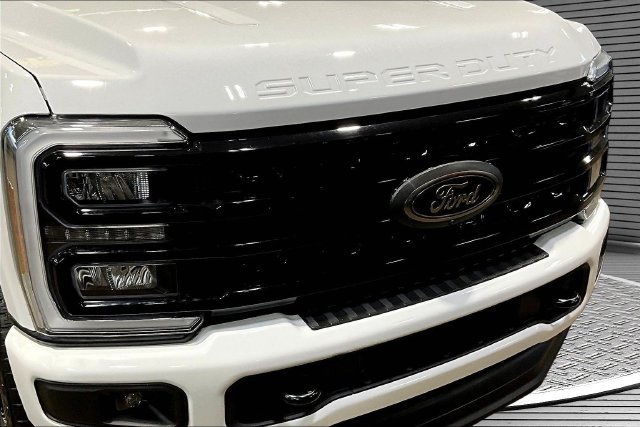 2024 Ford F-350 Super Duty Lariat - Photo 32