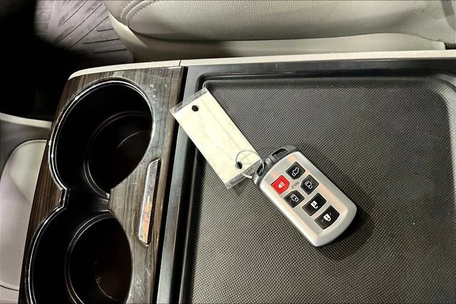 2019 Toyota Sienna XLE - Photo 35
