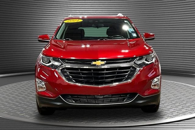 Used 2021 Chevrolet Equinox LT with VIN 2GNAXKEV7M6135478 for sale in Daleville, IN