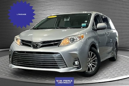 2019 Toyota Sienna XLE 8 Passenger Minivan