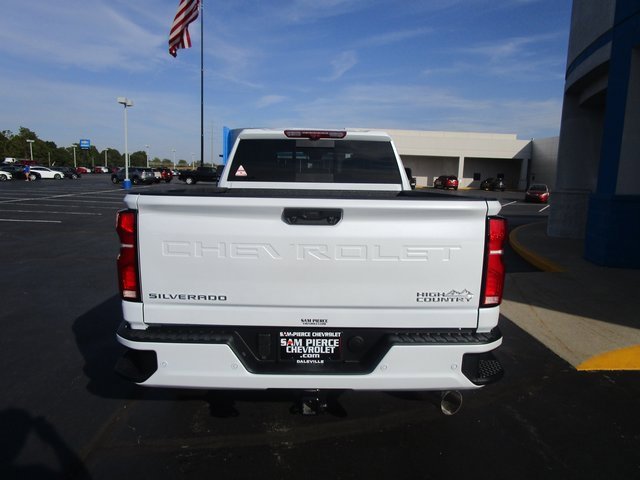 2026 Chevrolet Silverado 2500HD High Country photo 4