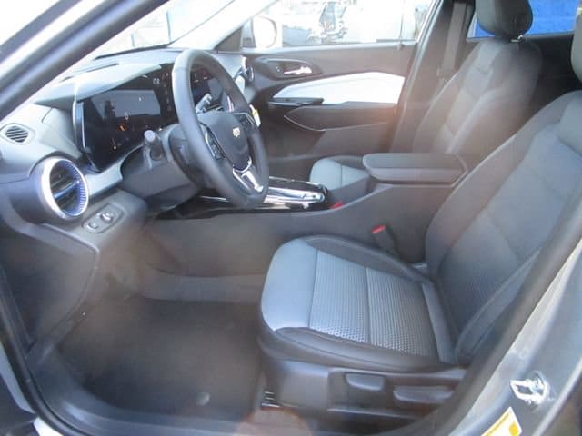 2026 Chevrolet Trax LT - Photo 17
