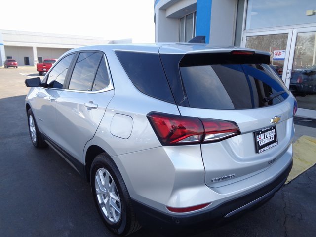 2022 Chevrolet Equinox LT photo 3