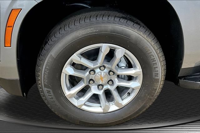 2026 Chevrolet Suburban LT - Photo 12