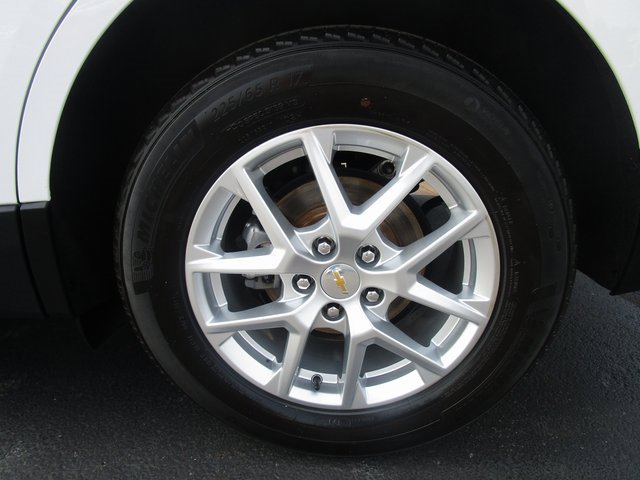 2022 Chevrolet Equinox LT photo 2