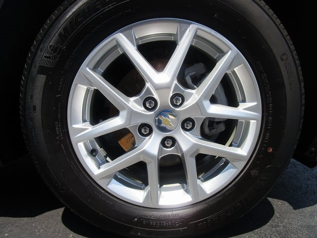 Used 2022 Chevrolet Equinox LT with VIN 3GNAXKEV2NL231659 for sale in Daleville, IN