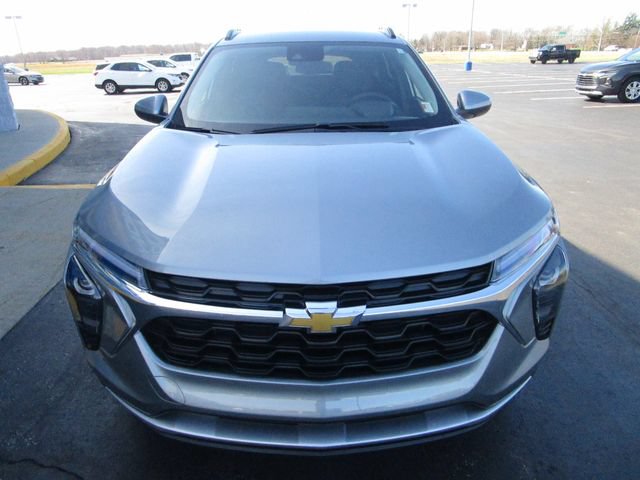 2026 Chevrolet Trax LT - Photo 8