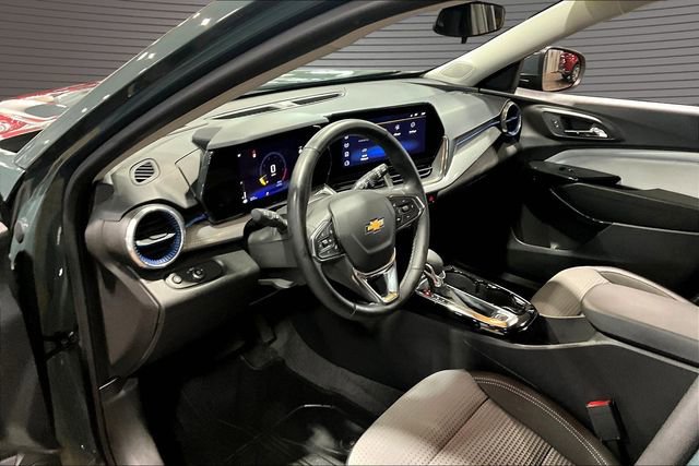 2025 Chevrolet Trax LT - Photo 16
