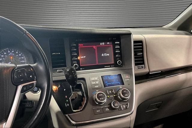 2019 Toyota Sienna XLE - Photo 9